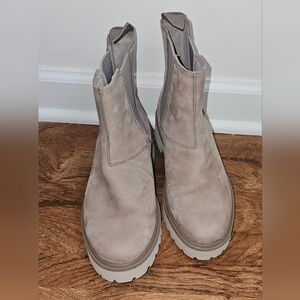 Timberland Carnaby Cool Mid Chelsea Boot in taupe suede Size 6